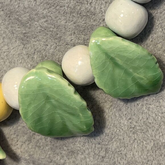 Beautiful Parrot Pearls Pastel Ceramic Vintage Rose Flower Leaf Necklace EUC - Picture 3 of 10